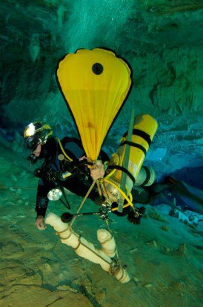 underwater-caves-in-bahamas16