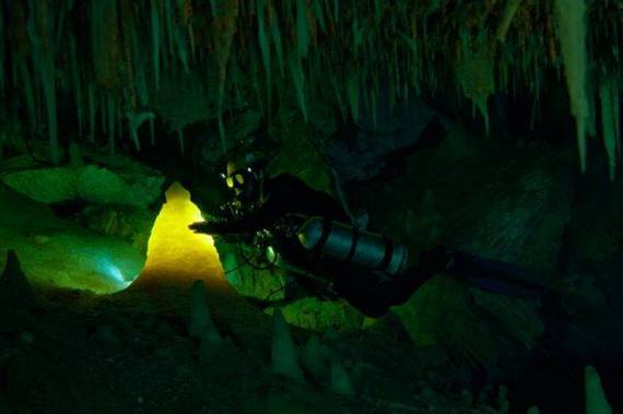 underwater-caves-in-bahamas18